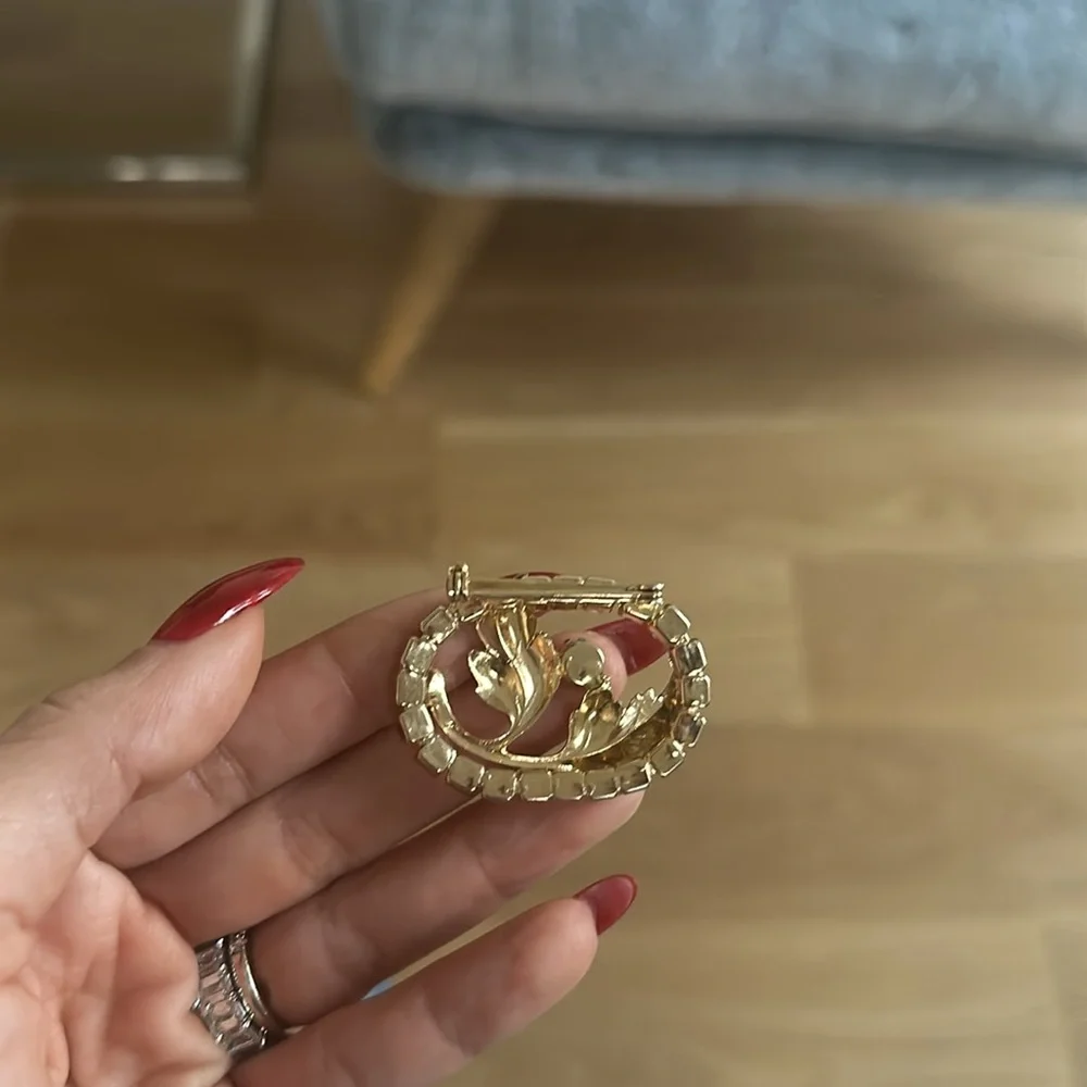 Vintage gold and diamond brooch